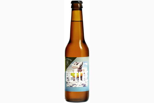90 Punkte: PETITE, Lager Hellgelb, leichte Trübung, nicht sehr stabiler Schaum. Harziges und leicht blumiges Hopfenaroma. Erfrischender Antrunk, feines Mousseux und gleich von Beginn an eine deutliche, aber nicht aufdringliche Hopfenbittere – pilsartig, aber fruchtiger als deutsche Vertreter des Stils. Whitefrontier, Martigny; Braumeister: Chris Treanor