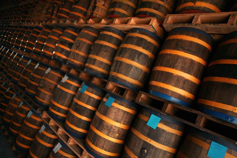 »Rum ist für mich wie ein einge­packtes Geschenk, man weiß nie, was drin ist«, schwärmt Wolfgang Bogner von der Zürcher »Tales Bar«.