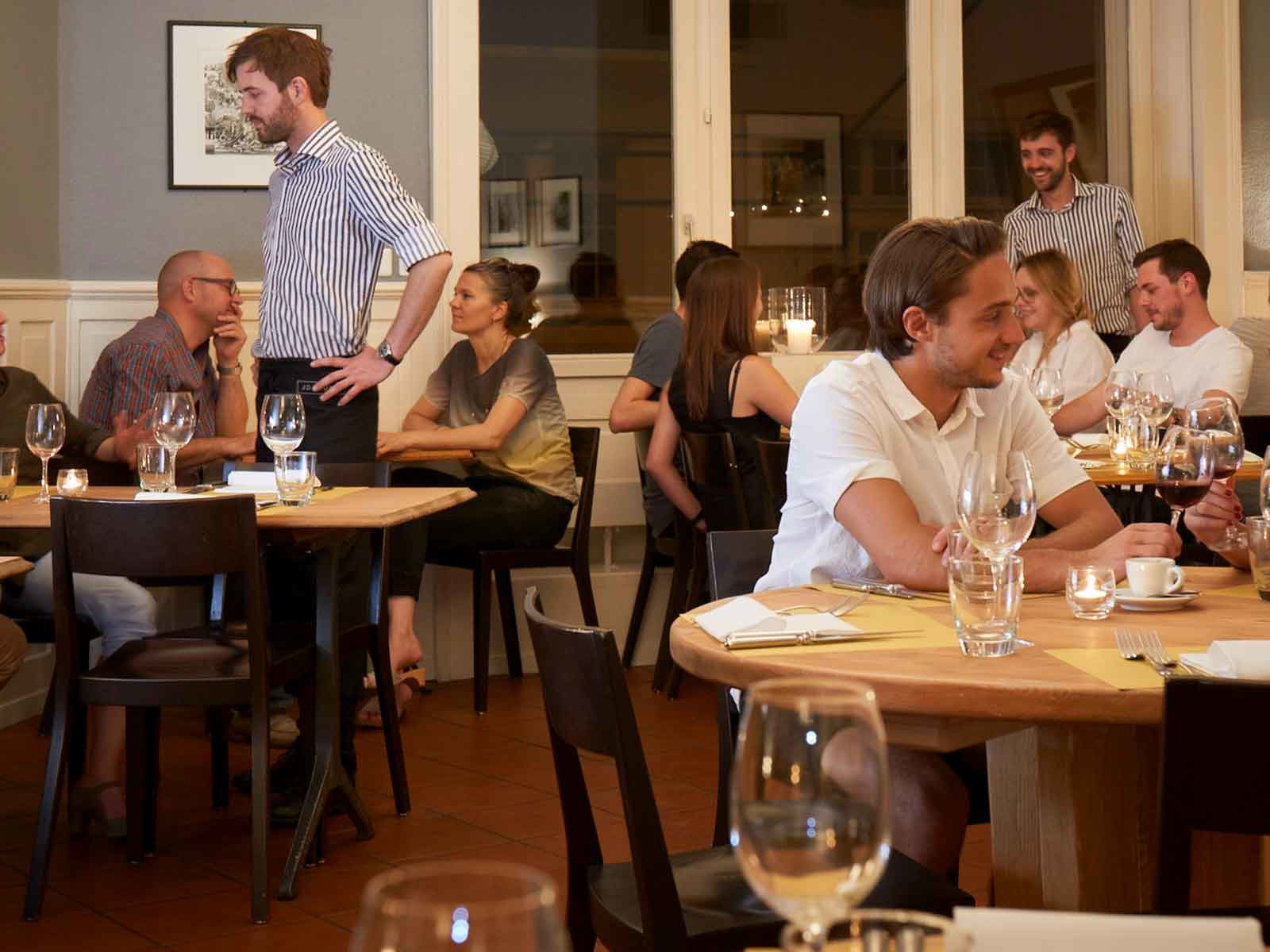 Die gemütliche Atmosphäre lädt zum Verweilen ein.