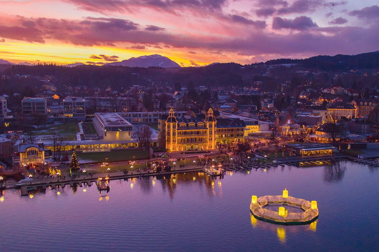 In Velden kann man den Christkindlmarkt mit Blick auf den wunderschönen Wörthersee genießen.