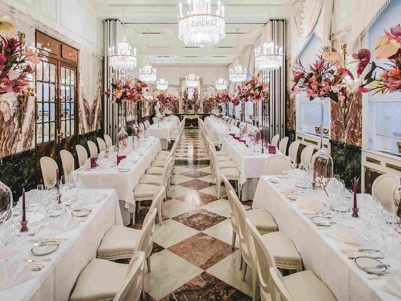 Tradition: Der Geschichte des »Hotels Sacher« zollt Andreas Bamesberger ganz bewusst Tribut: Seine Arrangements fürs Haus sind klassisch mit modernem Twist.