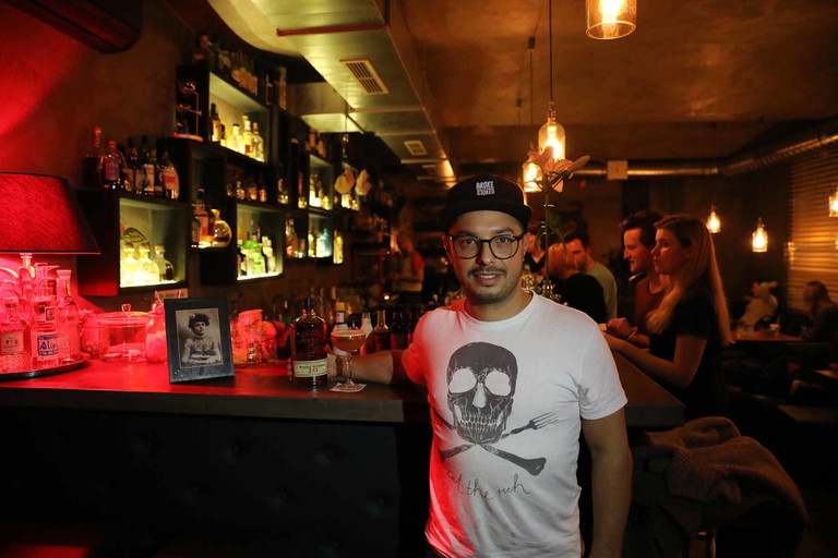 Sammy Walfisch in seiner Bar
