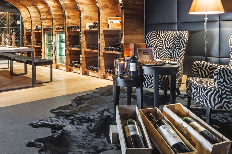 Gaumenfreude Das «Chalet N» hält für seine Gäste einen Schatz von einem Weinkeller parat.&nbsp;