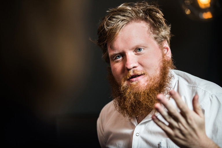 »In Österreich, so habe ich zumindest den Eindruck, musst du dich als Kellner&nbsp;dem Gast bis zu einem gewissen Grad unterwerfen.« Lukas Mraz ehem. »Cordobar«, Berlin