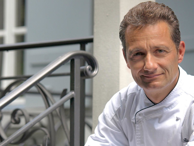 Der Freiburger Alain Bächler ist Küchenchef im «Des Trois Tours».