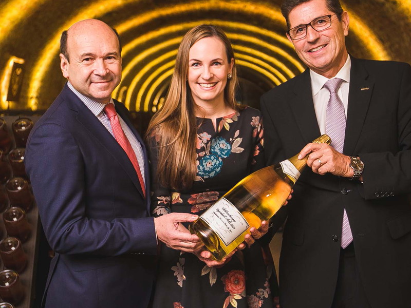 (v.l.n.r.) Opernballdirektor Dominique Meyer, Ballorganisatorin Maria Großbauer und ehem. Schlumberger-Vorstandsvorsitzender&nbsp;Eduard Kranebitter.