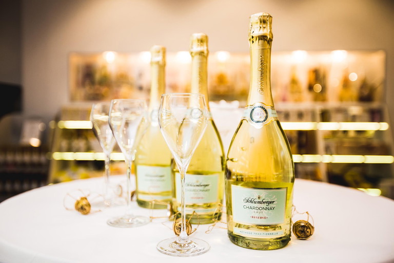 Mit dem Schlumberger Chardonnay Brut Reserve erscheint ein weiterer Debütant am Opernball, denn der Sekt tritt erst Ende des ersten Quartals als Teil der neuen exklusiven Gastronomie-Linie Reserve offiziell aufs Schaumweinparkett.