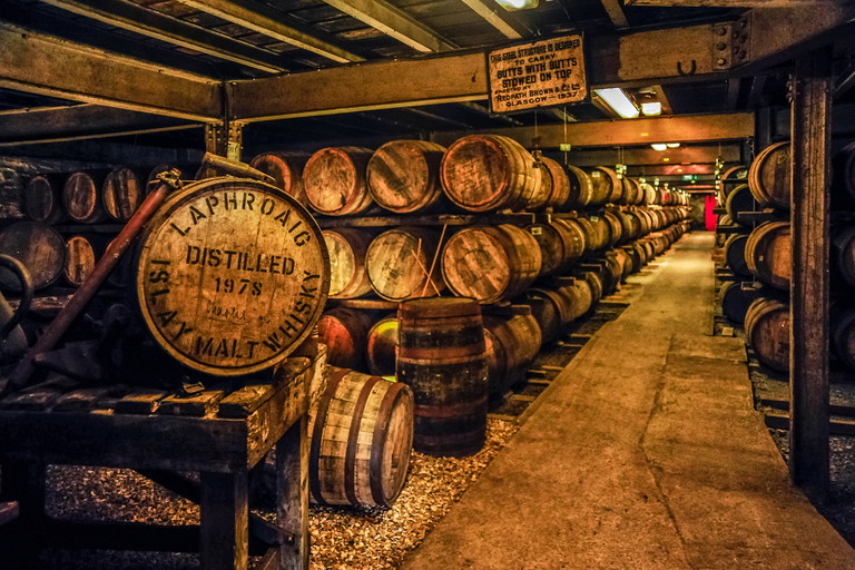 Lagerung: Fasslagerung gehört bei der Whiskyherstellung zwingend dazu. Sonst ist es kein Whisky.&nbsp;