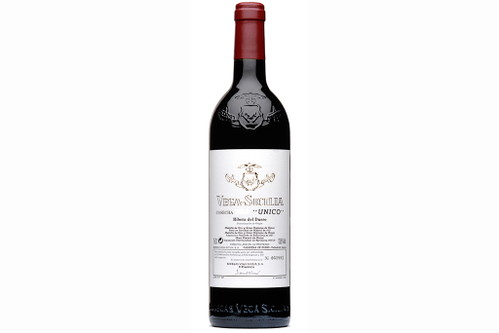 Vega Sicilia UnicoValbuena, Ribera el Duero , SpanienEdelholznuancen, rotes Waldbeerkonfit, Brombeeren, Dörrzwetschgen im Hintergrund, tabakig, ein Hauch von Nougat. Extraktsüße, reife Herzkirschen, samtige, perfekt integrierte Tannine, finessenreich strukturiert, salzige Mineralität, Frische und Länge. www.weinwelt.at, € 299,–
