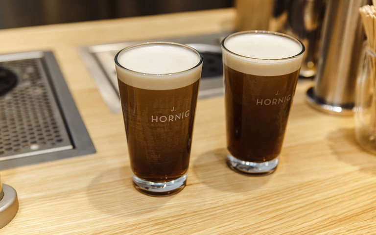 Schaut aus wie Guinness Bier, ist aber Kaffee. 