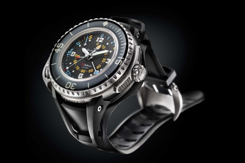 Blancpain X-FathomsMit der «X-Fathoms» hat die Manufaktur eine veritable Ausnahmeuhr kreiert. Sie vereint eine mechanische Taucheruhr mit einem mechanischen Tiefenmesser.
