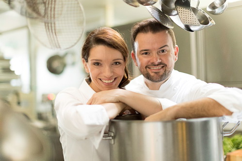 Küchenchef Stefan Eder ist mit zwei Hauben von Gault Millau und zwei Gabeln von Falstaff ausgezeichnet. 
&nbsp;
&nbsp;
&nbsp;
&nbsp;
&nbsp;
&nbsp;
&nbsp;
&nbsp;
&nbsp;
&nbsp;
Küchenchef Stefan Eder&nbsp;ist mit zwei Hauben von
Gault Millau und zwei Gabeln von Falstaff ausgezeichnet.
&nbsp;
&nbsp;
&nbsp;
&nbsp;