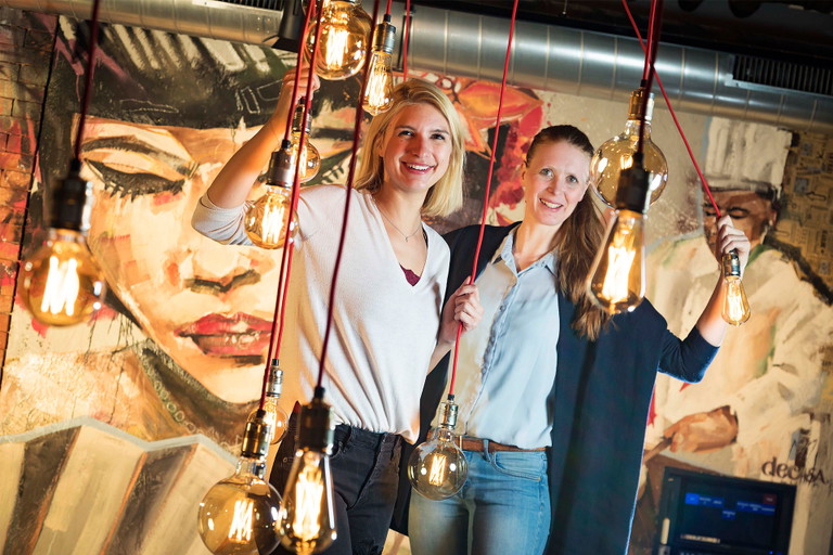 Die beiden Geschäftsführerinnen Franziska und Victoria Großauer.