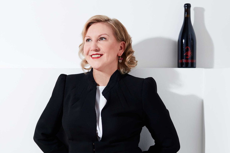 »Man muss darum kämpfen, den Wiener in ein Hotelrestaurant zu bekommen, aber ist er zufrieden mit dem Gebotenen, bleibt er treu.«&nbsp;Sindy Kretschmar Sommelière&nbsp;»The Ritz-Carlton, Vienna«