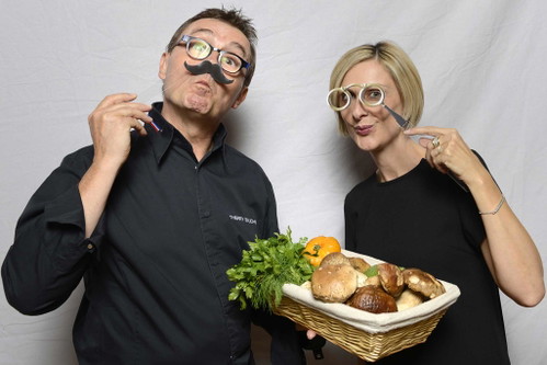 Immer für einen Spaß zu haben: Thierry Baucher und Ehefrau Christelle vom Restaurant »Les 5 Sens«.