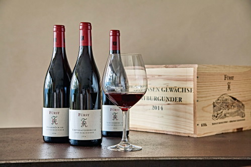 Drei Spätburgunder Große Gewächse erzeugt das Weingut: Centgrafenberg und Hundsrück aus Bürgstadt und Klingenberger Schlossberg. 