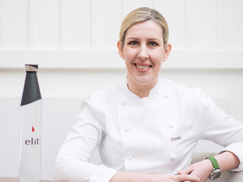 Clare Smyth ausgezeichnet mit&nbsp;»elit® Vodka World's Best Female Chef Award 2018«.