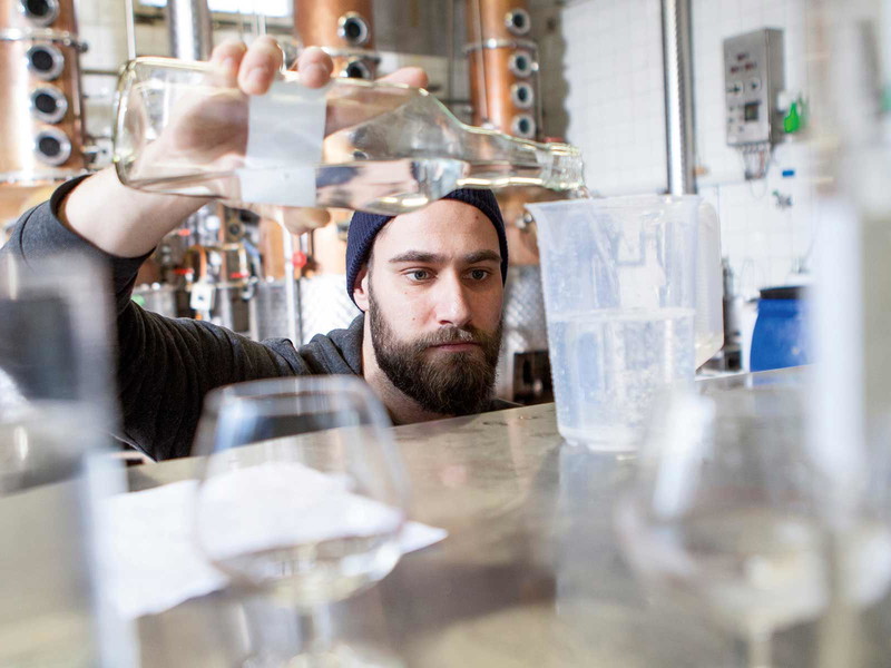 Mehr als ein Jahr experimentierten die «Draft Brothers», bis sie «ihr» Gin-Rezept fanden.