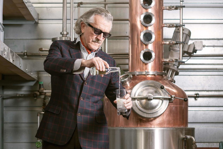 Auch Dieter Meier gehört zu den Brennern: Sein Ojo de Agua Gin vereint die Schweiz mit Argentinien.