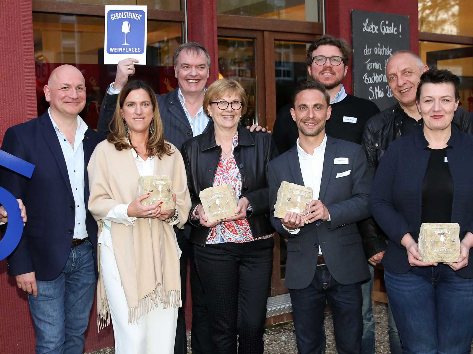 Robert Mähler (links) mit den Persönlichkeiten der Gerolsteiner WeinPlaces 2018.