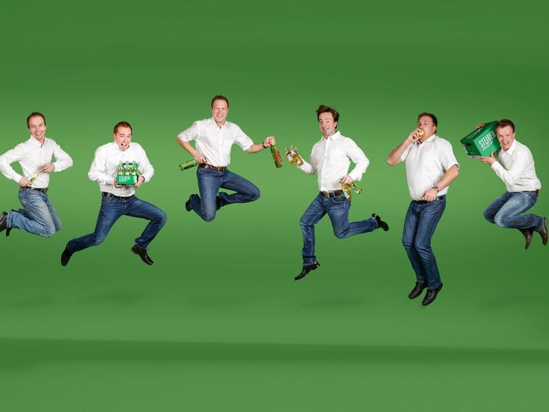 Auch die acht stolzen Produzenten »fliegen« förmlich auf ihren Steirermost.