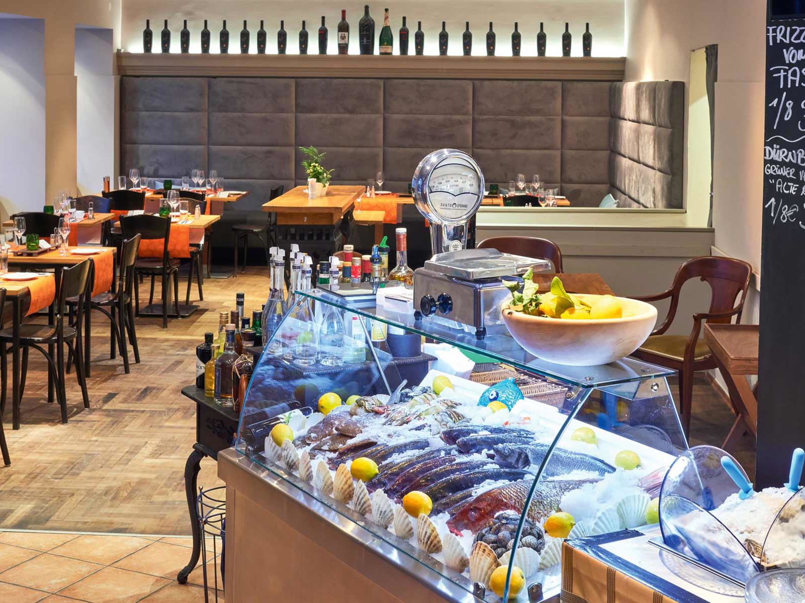 Schlichtes Interieur, exzellenter Fisch im »Takan’s«.