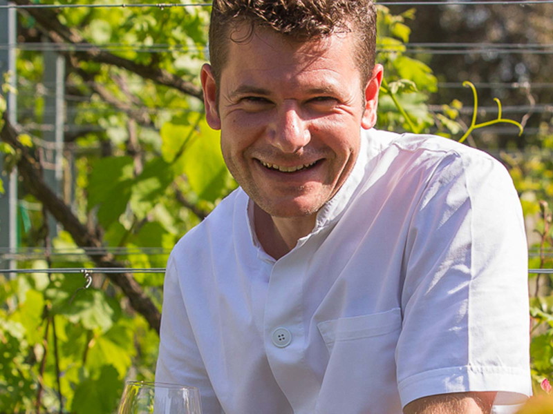 Helmut Krenek zeichnet für die Köstlichkeiten im Heurigen am Weingut Göbel verantwortlich.