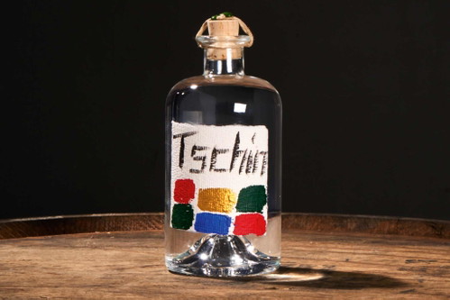 Hinter dem Namen «Tschin» verbirgt sich ein Schweizer Gin, der durchaus seine Besonderheiten hat.
