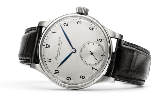 Für Offiziere und Kapitäne der portugiesischen Handelsflotte: Die «Portugieser» Armbanduhr Ref. «325». Hier ein Foto eines Exemplars von 1954. 