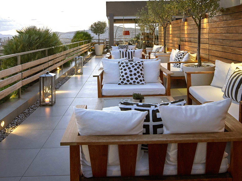 Die «Air Lounge Bar» auf dem Dach des «Fresh Hotels»: Tolle Sicht über die Stadt.