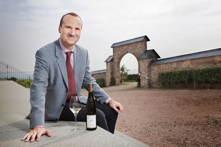 »Es ist ein gut gehütetes Geheimnis, wie viele Flaschen reifen Steinbergers bei uns im Keller ruhen.« Dieter Greiner – Weingutsdirektor Kloster Eberbach.