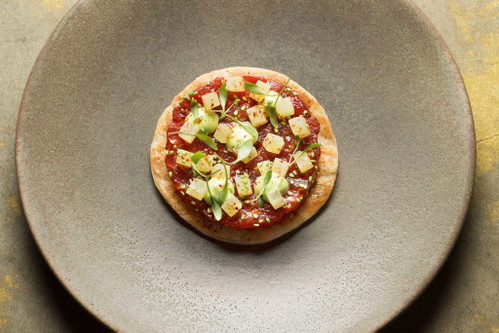 Bald auch auf Sylt: Raue Klassiker Thunfischpizza...