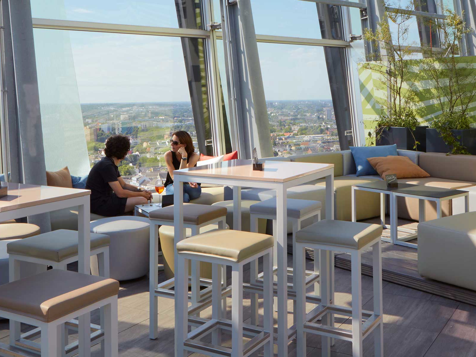 Das »clouds – heaven’s nest« hat die beliebteste Dachterrasse in Hamburg.