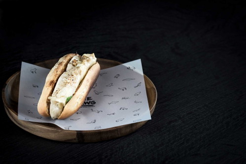 Bavarian Dawg: Semmel, Kraut, Süßer Senf, Käs und Weißwurst.