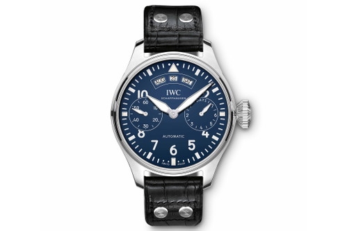 IWC Große Fliegeruhr mit Jahreskalender Edition «150 Jahre». Jahreskalender im Edelstahlgehäuse limitiert auf weltweit 100 Stück. Sein Mechanismus kennt ein Jahr lang das korrekte Datum; der Datumssprung Februar-März muss von Hand korrigiert werden. Rund 24'000 CHF.