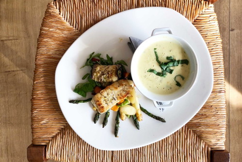 Im Restaurant »Mahlzeit« werden saisonale Produkte mit einem modernem Twist serviert.&nbsp;