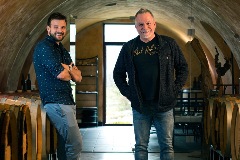 Teuflisch gute Weine aus dem Paradies: Jérémie Burgdorfer (l.) und Didier Cornut.