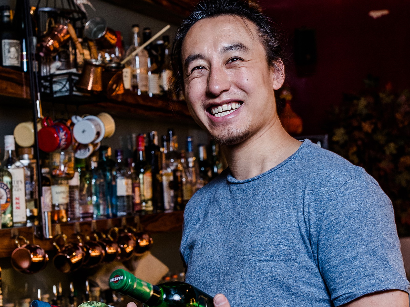 Der gebürtige Chinese Kan Zuo mit seiner Loungebar »The Sign« im neunten Wiener Bezirk.