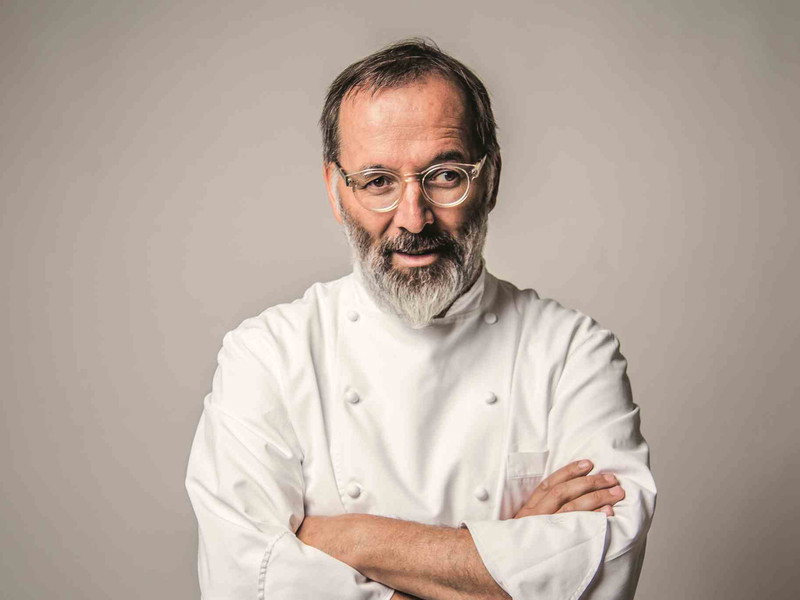 Seit 2011 hält Norbert Niederkofler 19 Punkte (4 Hauben) im Gault-Millau.