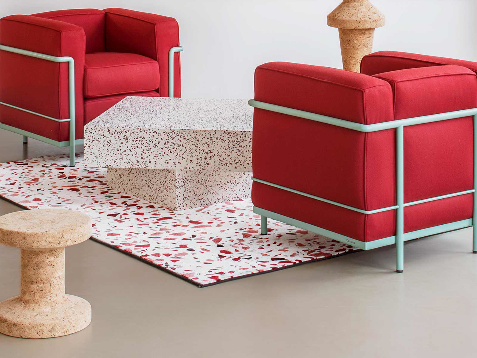 Swiss Design Lounge mit den legendären LC2-Fauteuils von Le Corbusier.