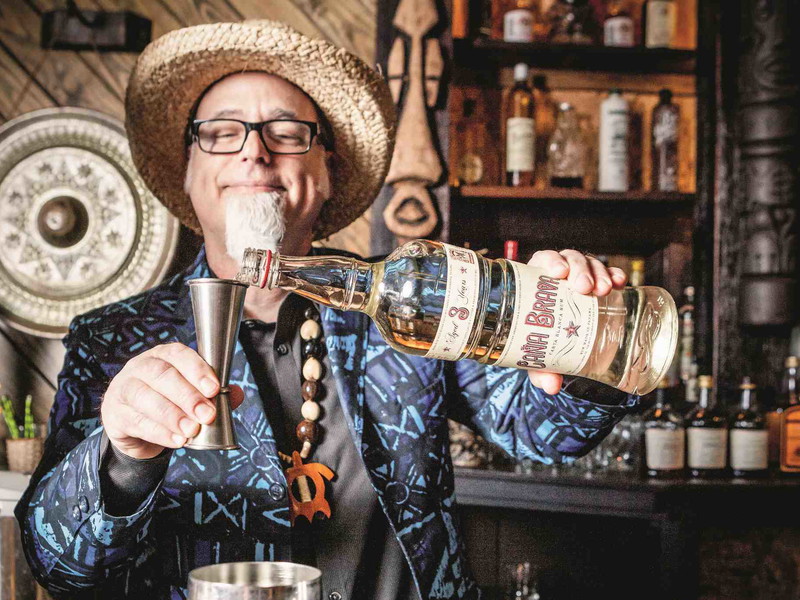 Tiki-Ikone Jeff »Beachbum« Berry: Der weltberühmte Amerikaner ließ die Tiki-Kultur wieder aufleben.