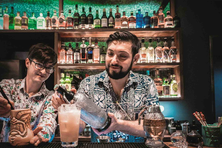 »Matiki« in Wien: Arik und Matty Vinnitski schufen ein modernes Tiki-Refugium.
