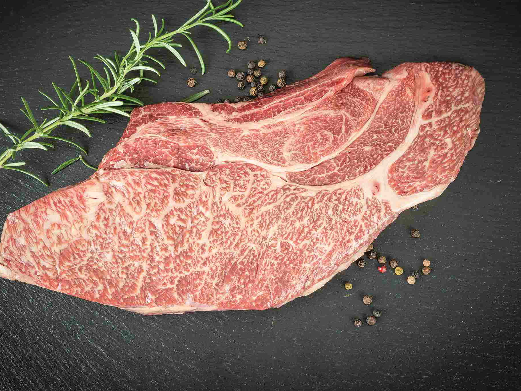 Reinrassige Wagyu-Rinder liefern das Fleisch.