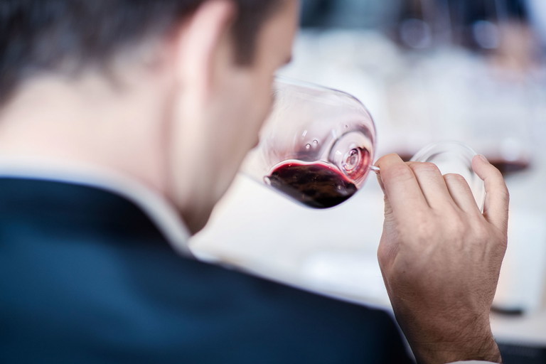 Hochkonzentriert wurden die Weine verdeckt verkostet.