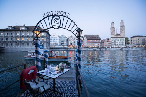 Bootssteg an der Limmat, «Storchen Zürich»