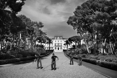 Unvergleichlich: Die Promenade vom Hotel »Eden-Roc« hinunter zum Meer.