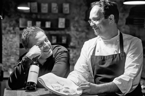 »Blaue Gans«-Küchenchef Martin Bauernfeind (r.) mit Besitzer Andreas Gfrerer.