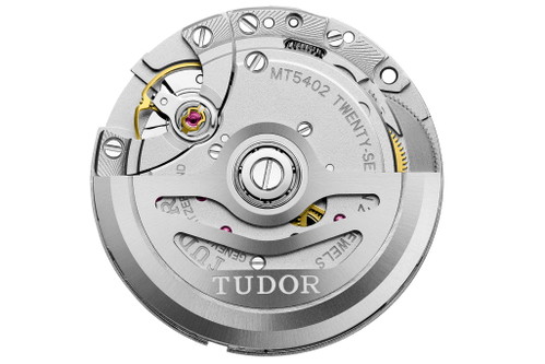 Das Tudor-eigene Automatikkaliber »MT5402« ist von der COSC offiziell als Chronometer zertifiziert.