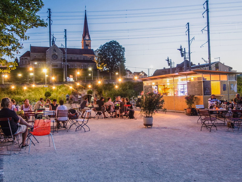 Die Buvette «Nordpol» in Luzern verwöhnt die Gäste mit frischem Essen und kalten Drinks.