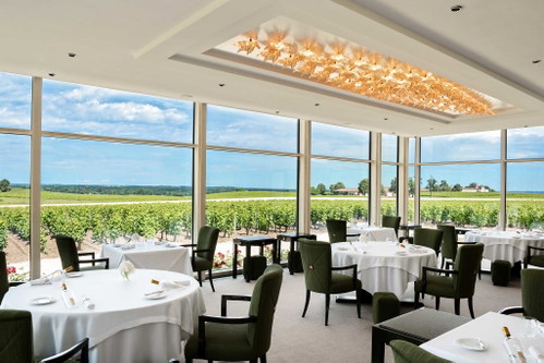 Das Hotel-Restaurant «Lalique» auf Château Laufaurie-Peyraguey.